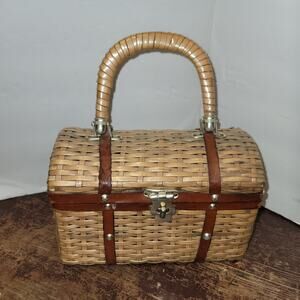 Wicker woven basket brown purse top handle VINTAGE  bag resort Different